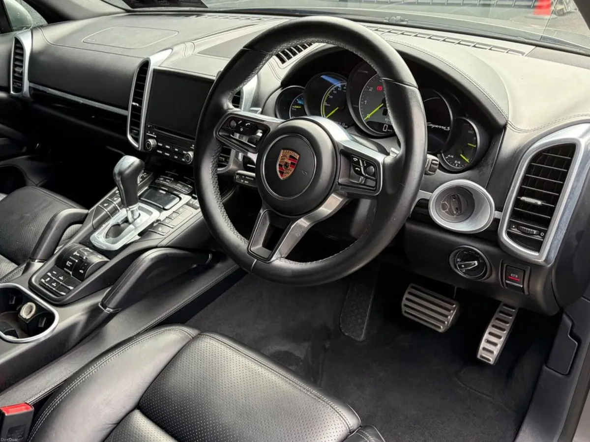 Porsche Cayenne 3.0 S E-Hybrid Tiptronic 5DR - Image 2