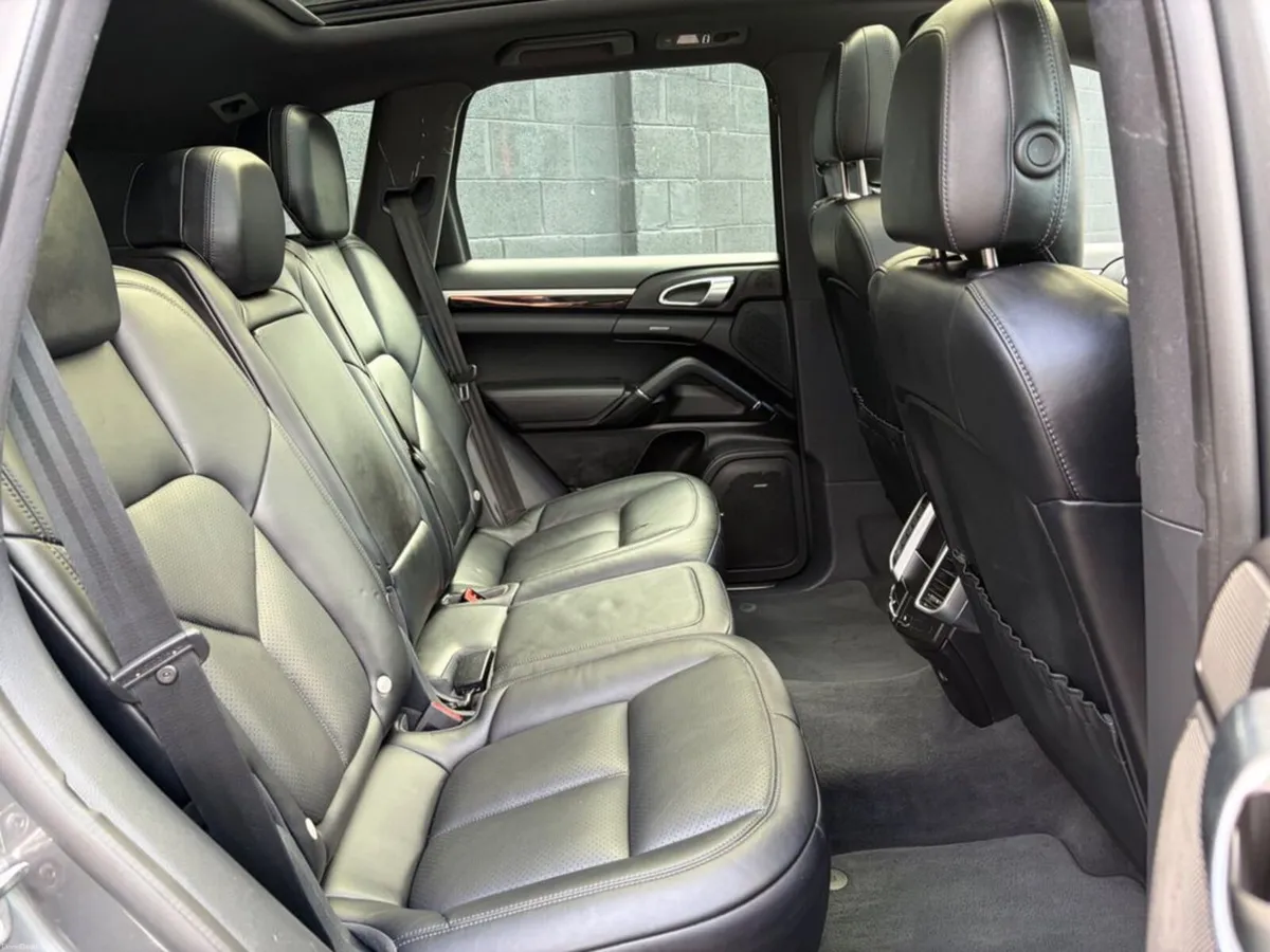 Porsche Cayenne 3.0 S E-Hybrid Tiptronic 5DR - Image 6