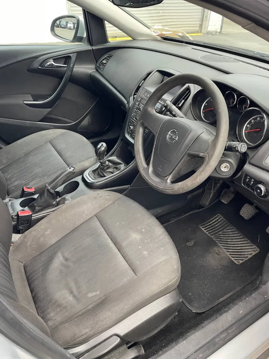Vauxhall Astra 2012 - Image 5