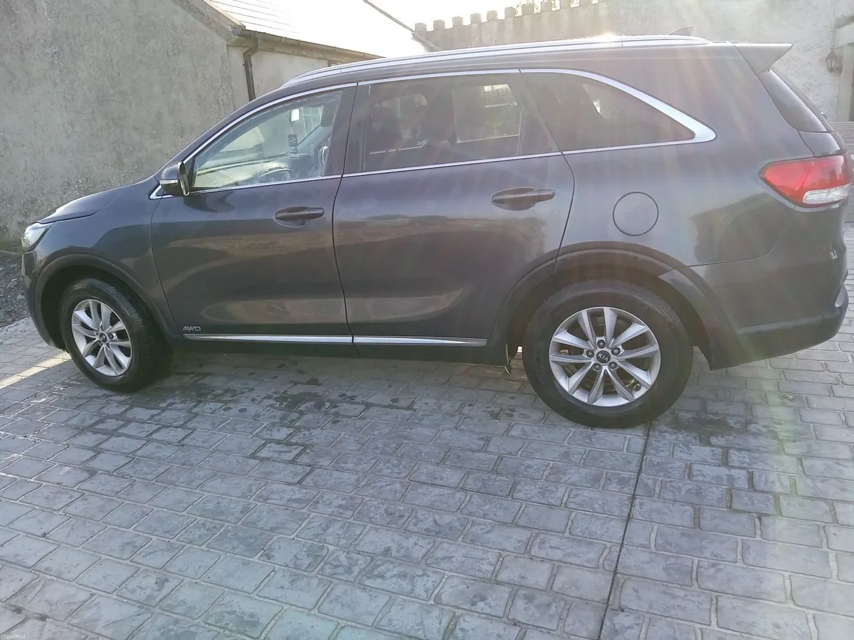 Kia Sorento 2017 - Image 5