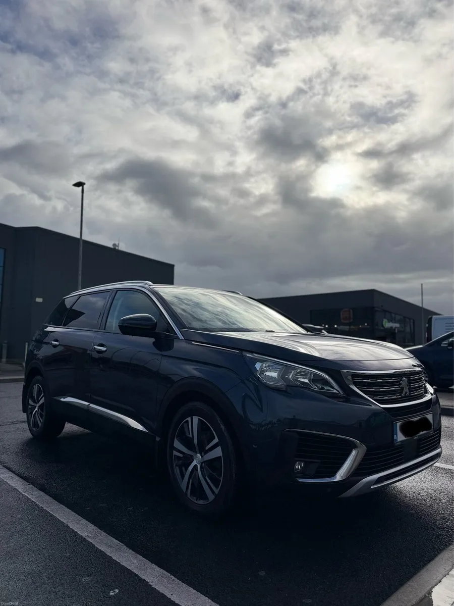 Peugeot 5008 - Image 1