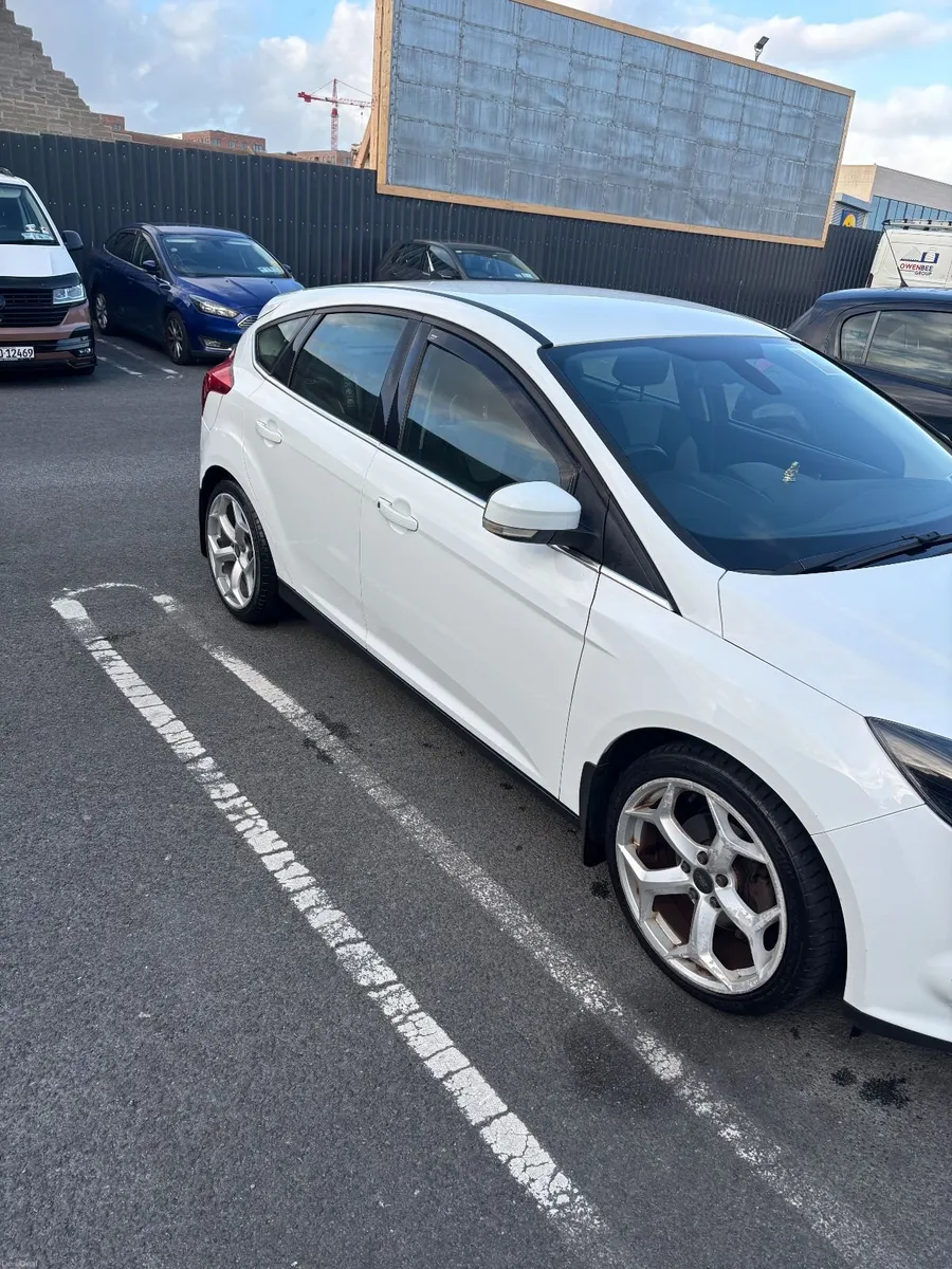 Ford Focus 2013 - Image 3