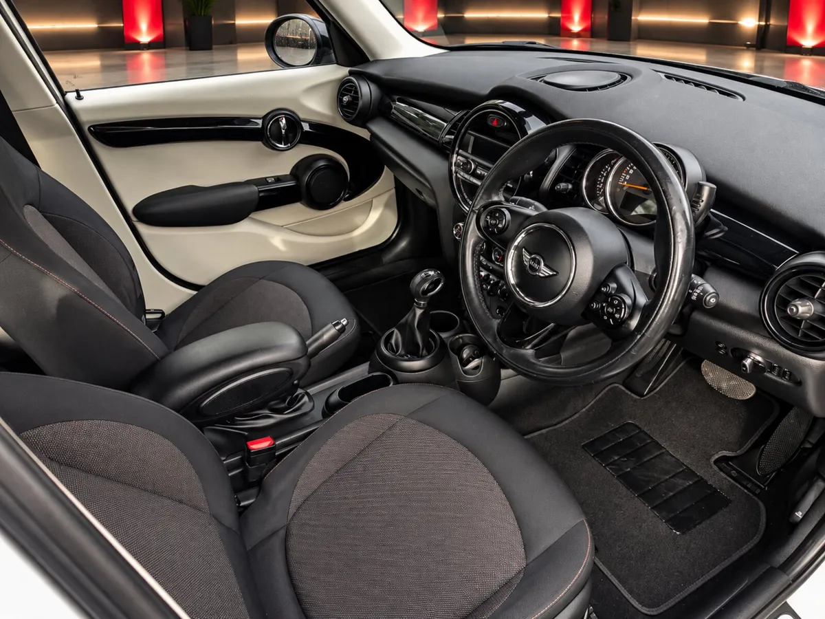 Mini Cooper 1.5 Automatic - Image 5