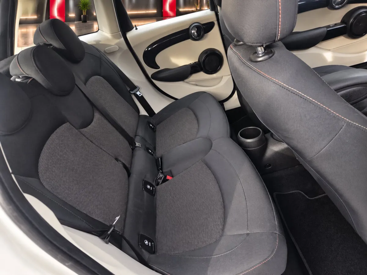 Mini Cooper 1.5 Automatic - Image 6