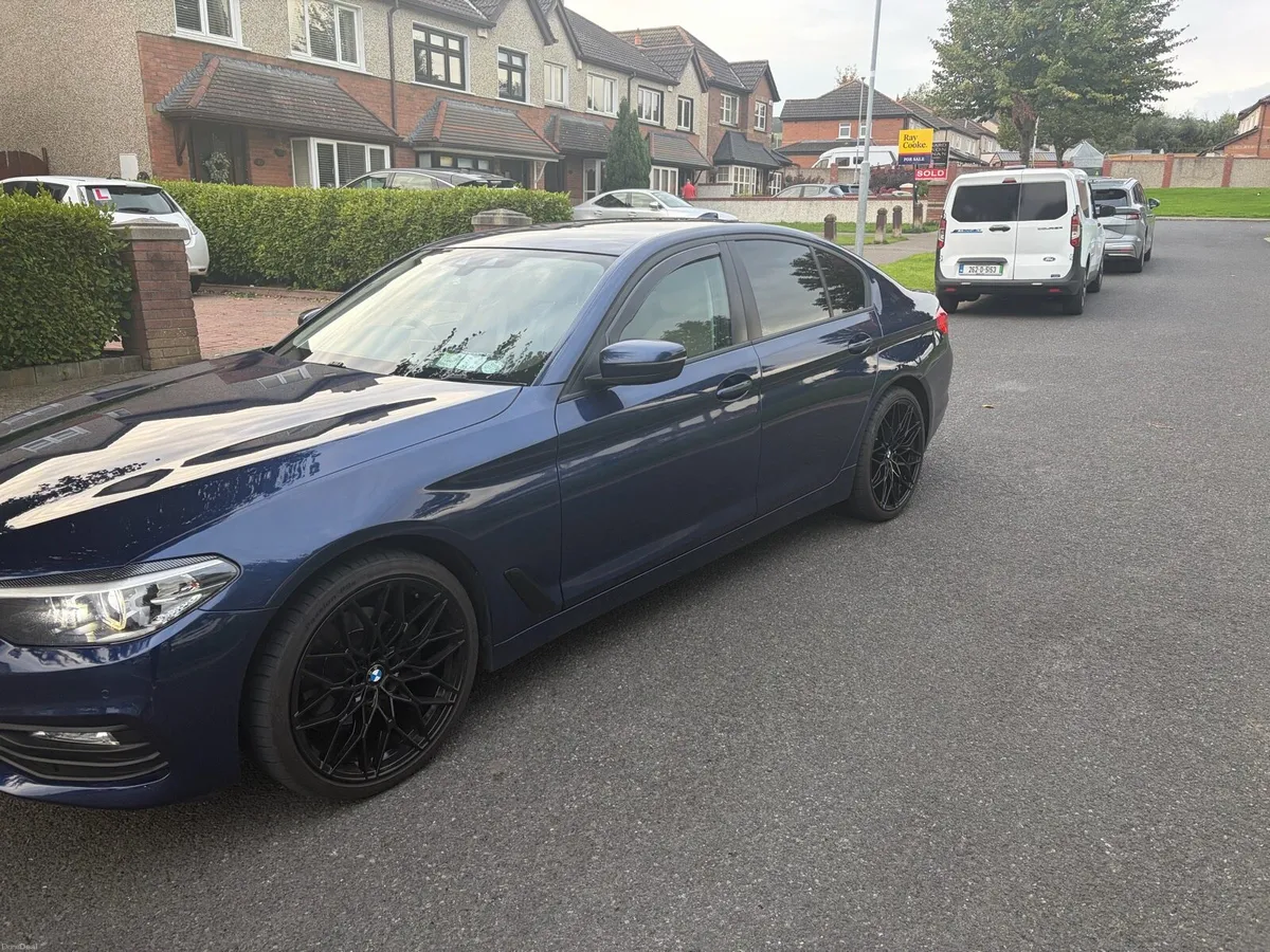 BMW 520D - Image 1