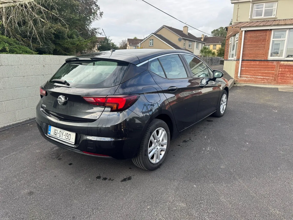 Opel Astra - Image 4