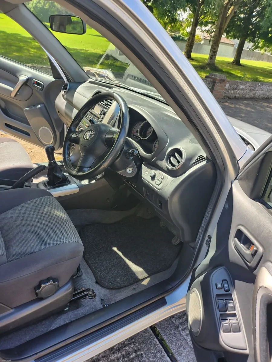 Toyota RAV4 2005 - Image 4