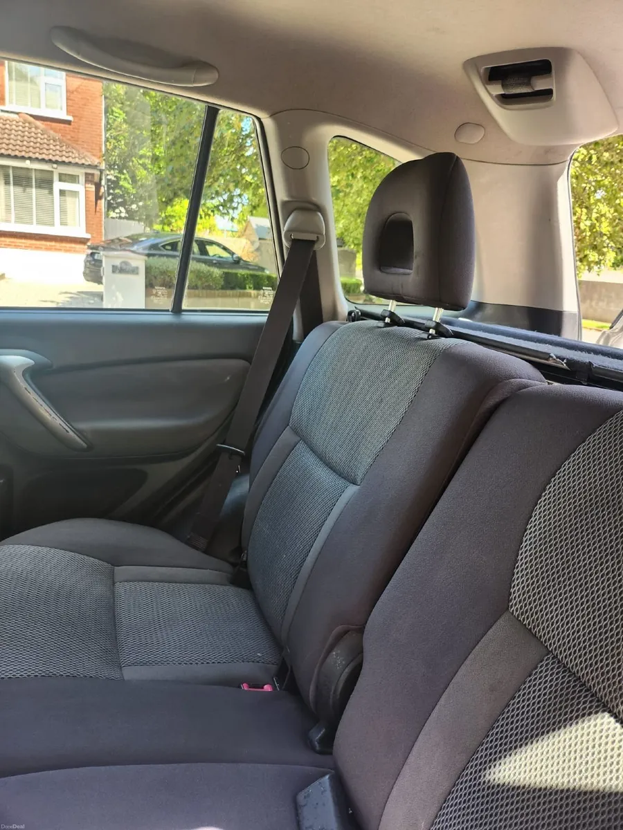 Toyota RAV4 2005 - Image 6