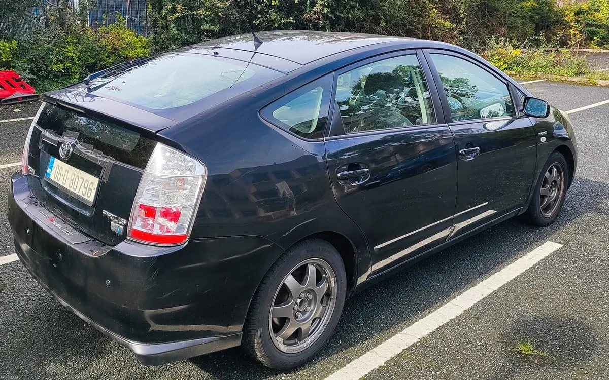 Toyota Prius 1,5 NCT hybrid automatic - Image 3