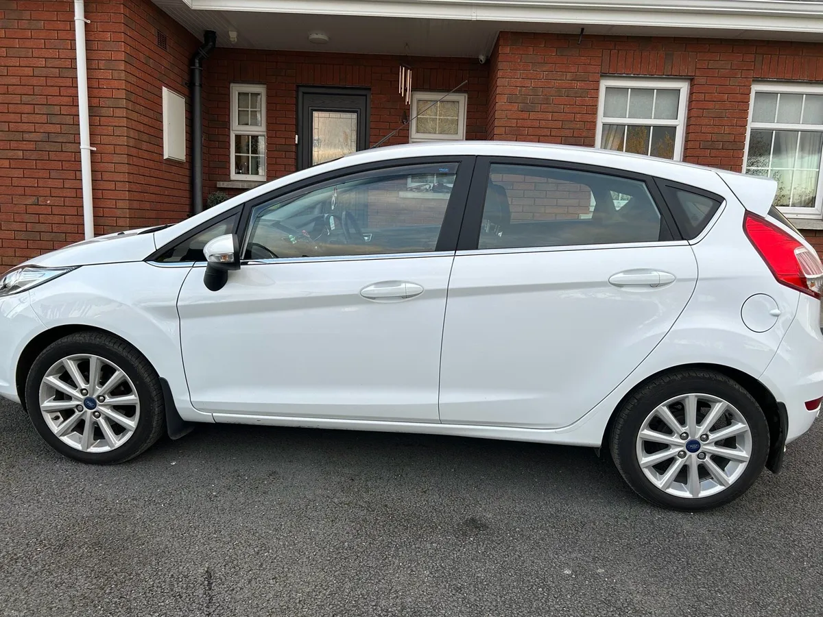 Ford Fiesta - Image 4