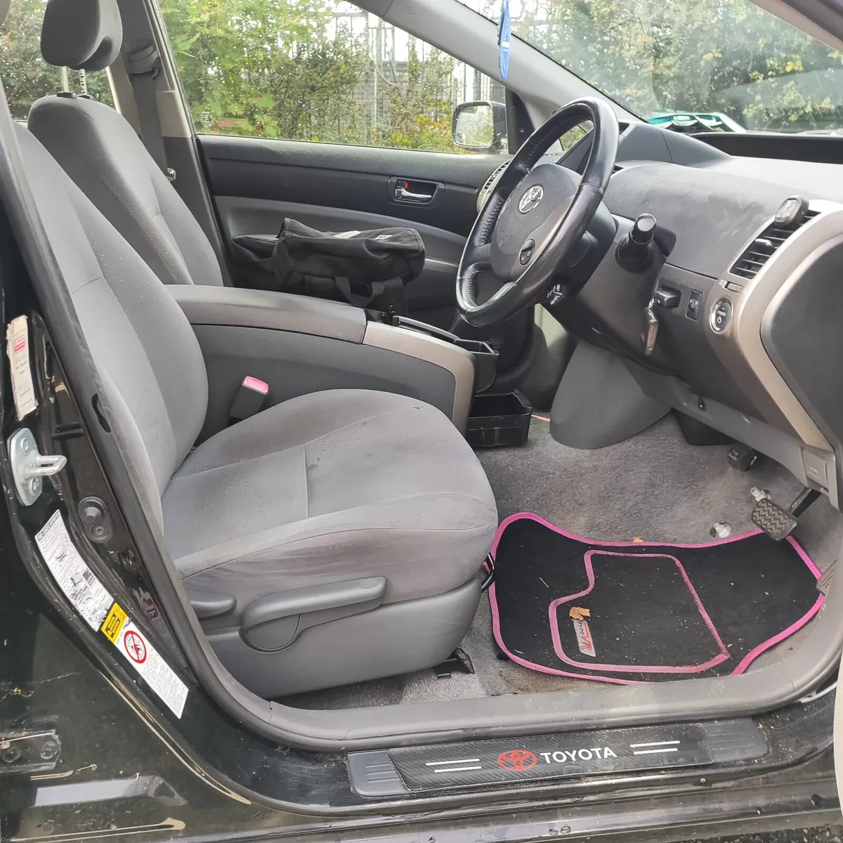 Toyota Prius 1,5 NCT hybrid automatic - Image 5