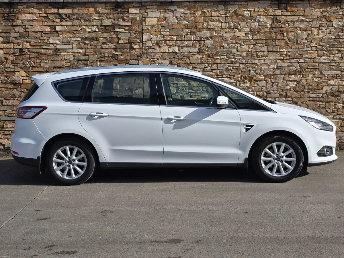 172 Ford S-Max TITANIUM  7 SEATS 2.0 TDCI 150BHP - Image 5