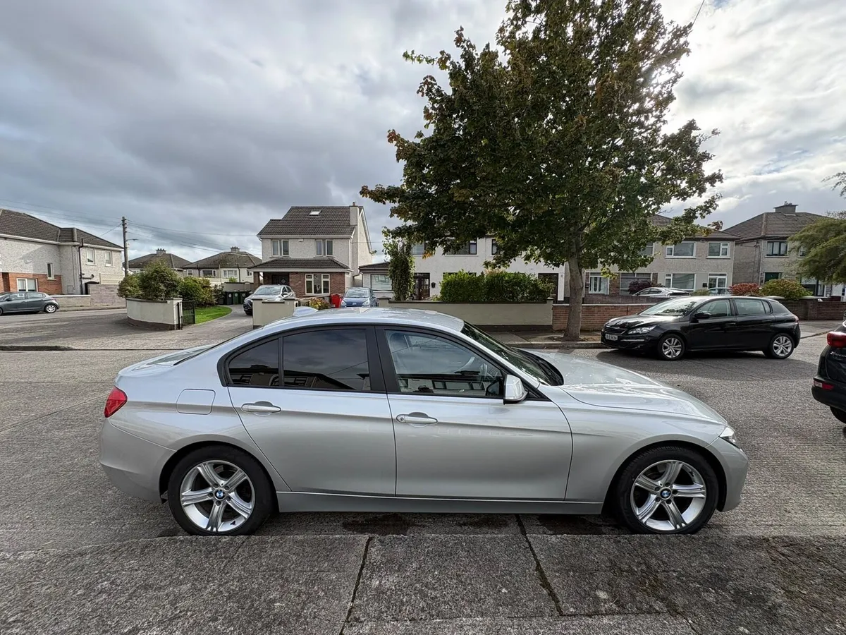 2012 BMW 320D efficient dynamics - Image 2