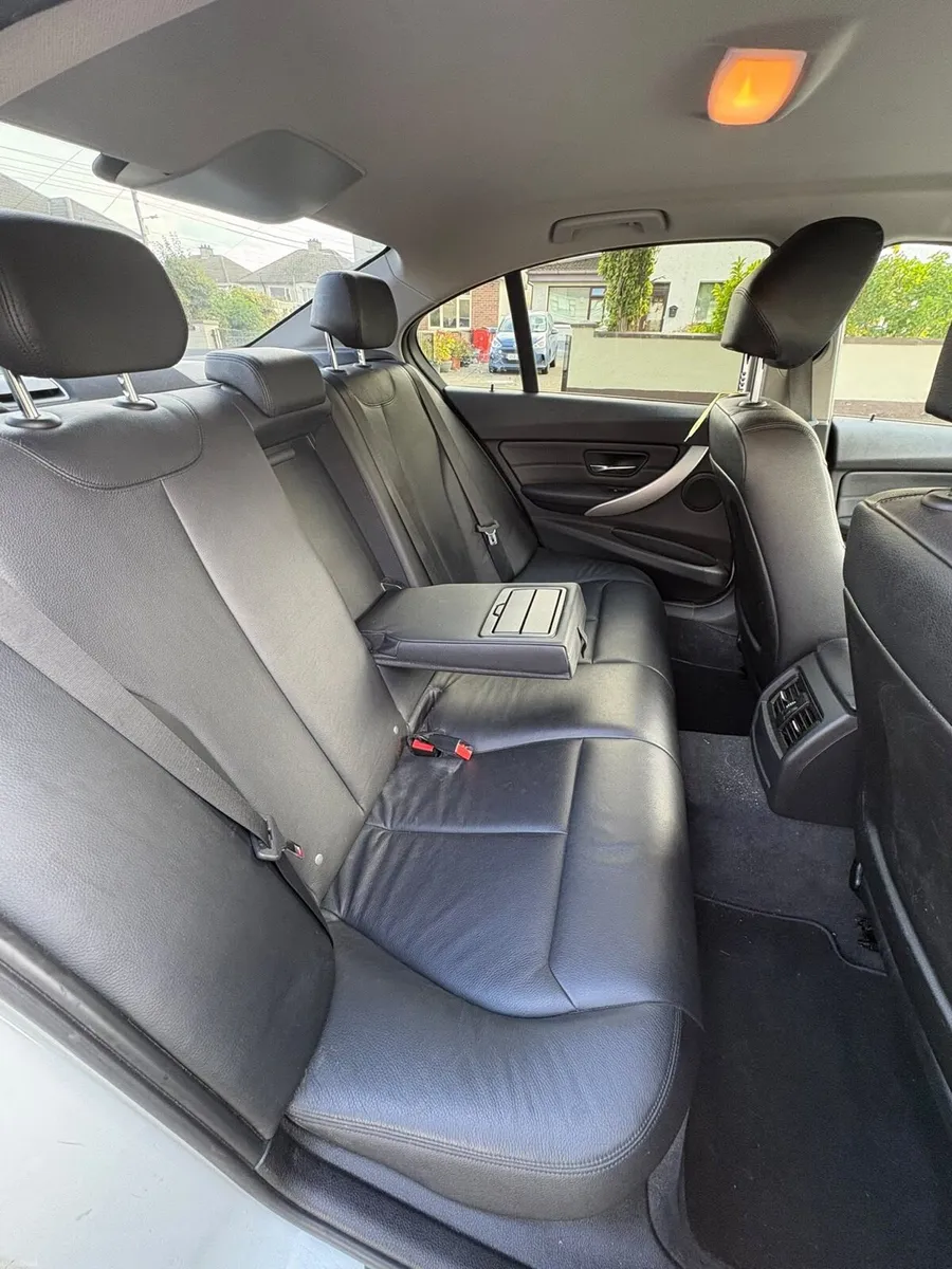 2012 BMW 320D efficient dynamics - Image 5