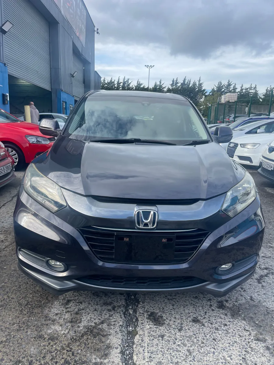 2015 Honda vezel hybrid automatic - Image 3