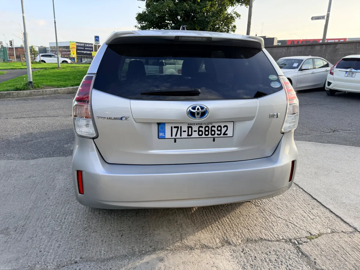 Toyota Prius 2017 *LOW MILE* HIGH SPEC - Image 4