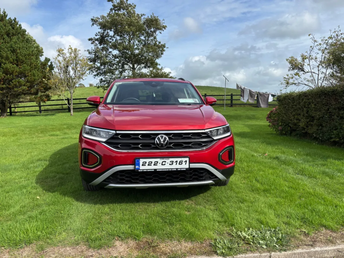 Volkswagen T-Roc LIFE 1.0 TSI MANUAL 6SPEED FWD 1 - Image 3