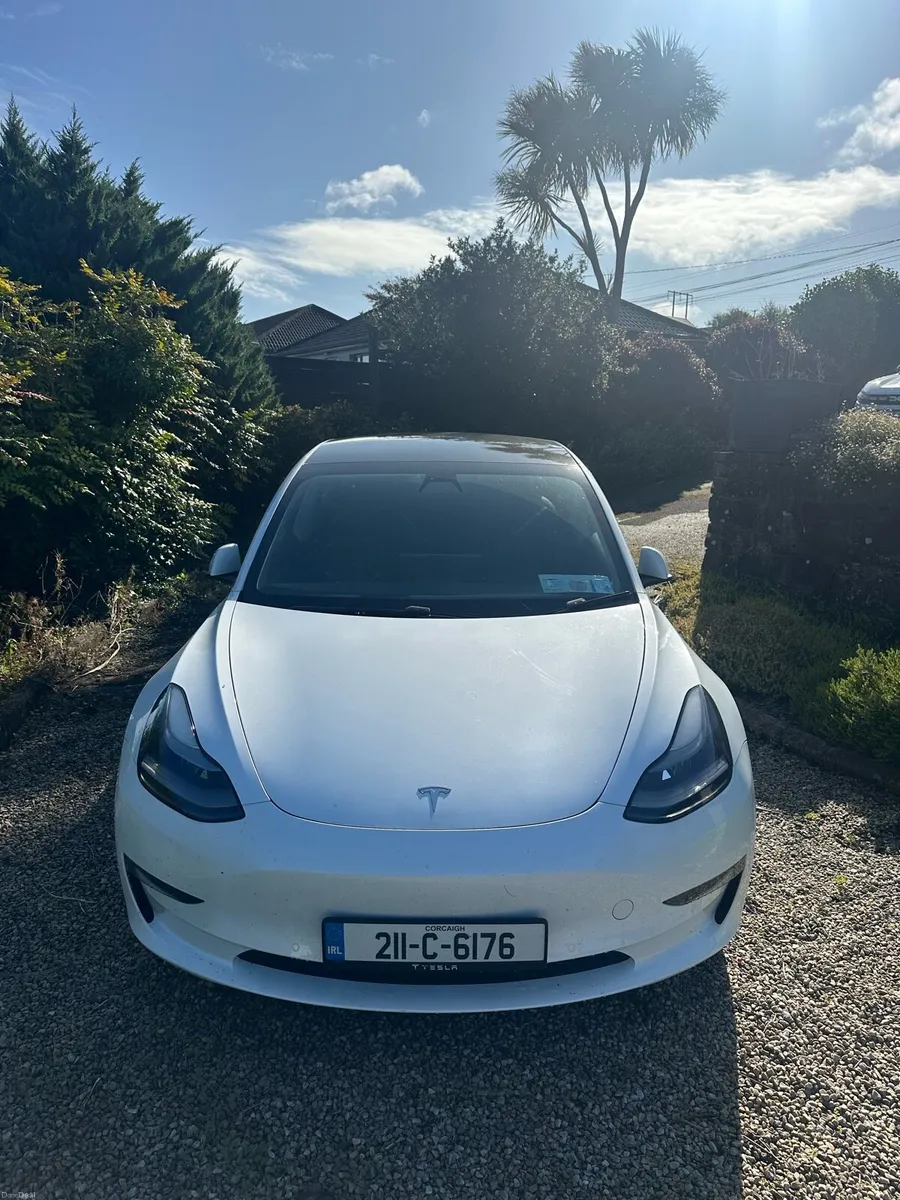 Tesla Model 3 Long Range AWD — White - Image 3