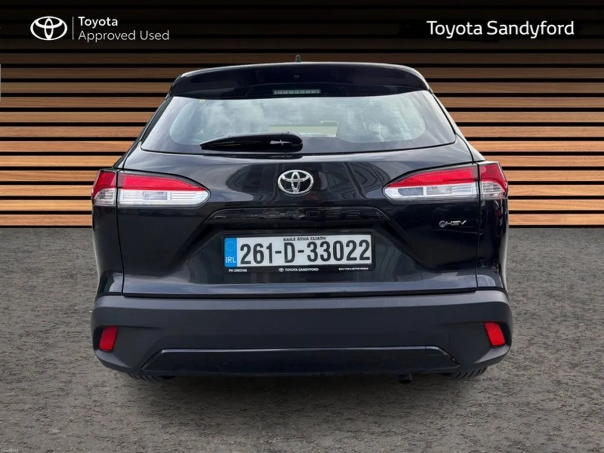 Toyota Corolla Cross LUNA 1.8 AUTO // REAR CAMERA - Image 4