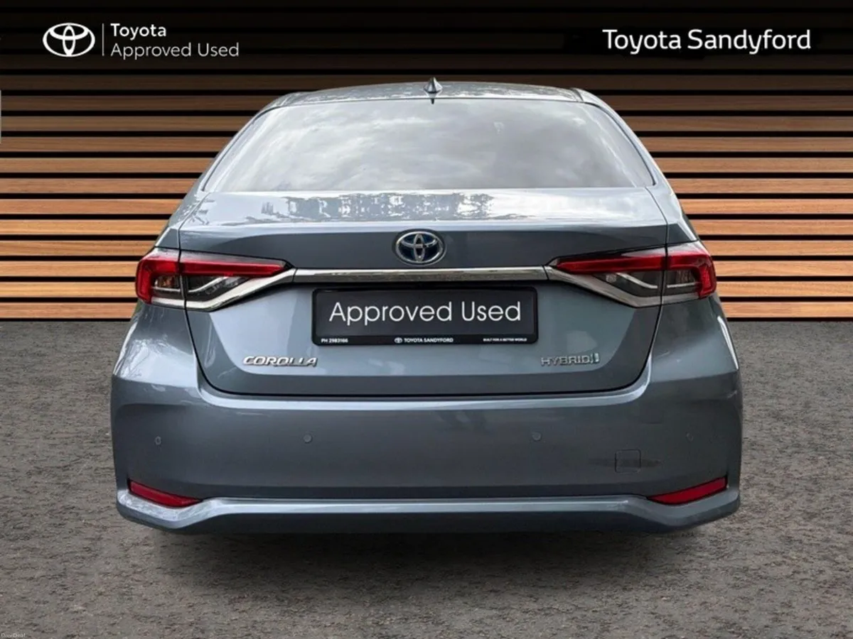 Toyota Corolla TOP SPEC SOL AUTO SALOON // PART LE - Image 4