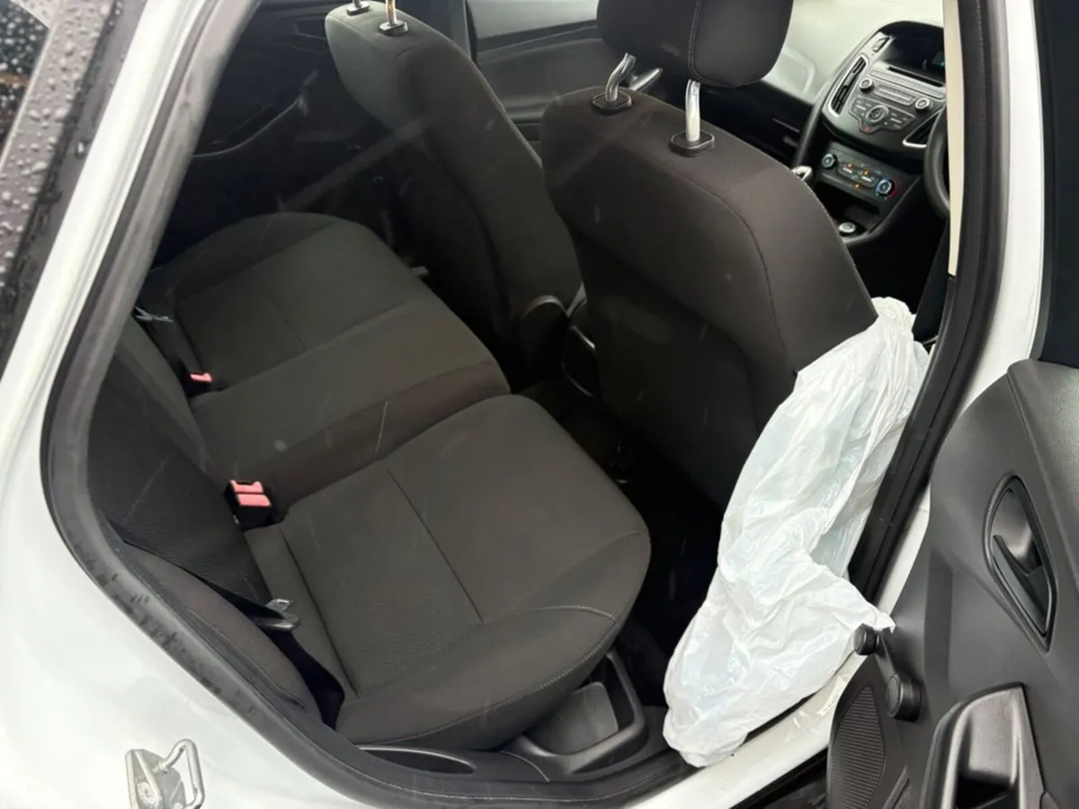 Ford Focus 1.6 Petrol 85 PS Studio - Image 5