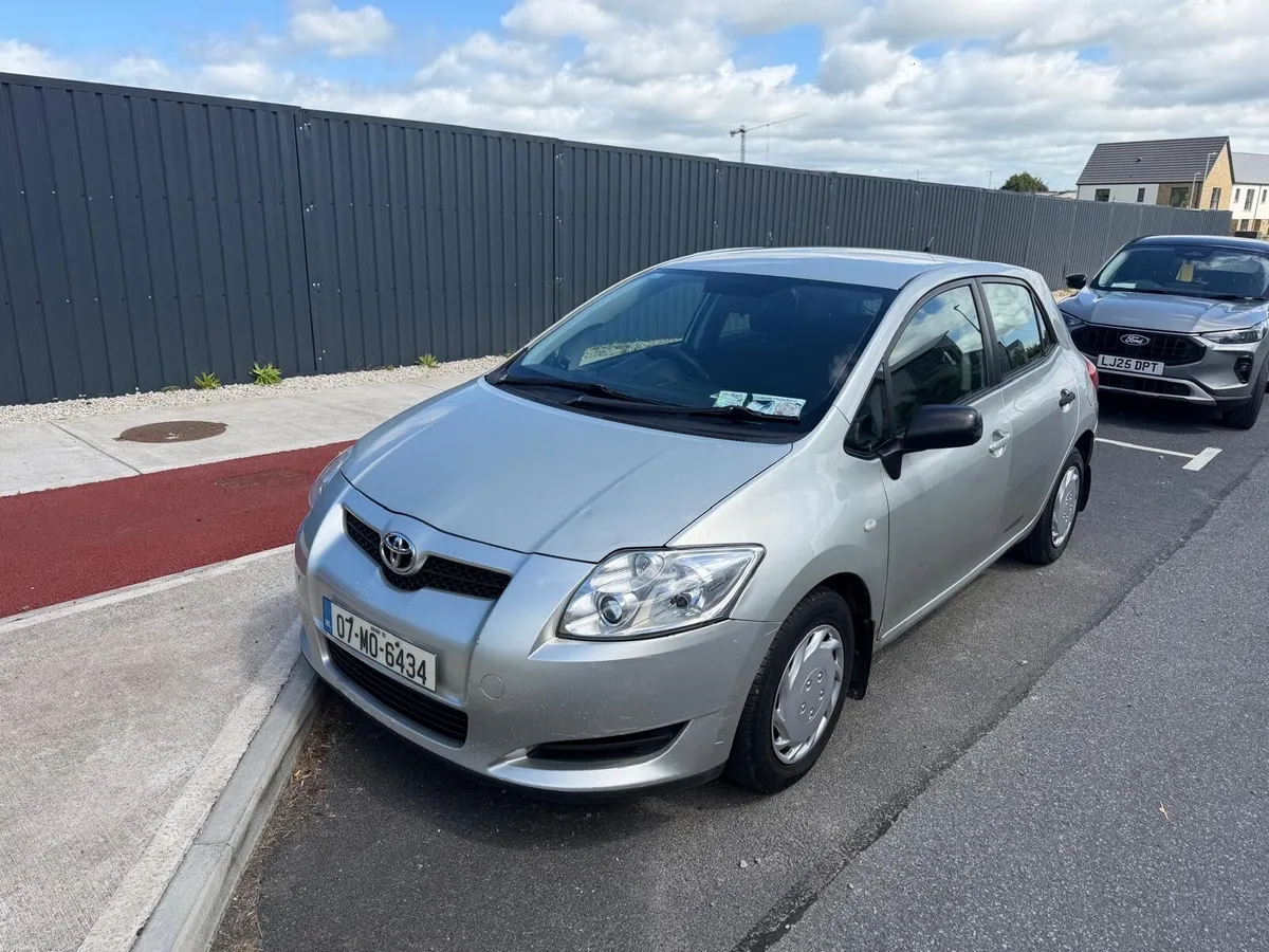 Toyota Auris 2007 - Image 1