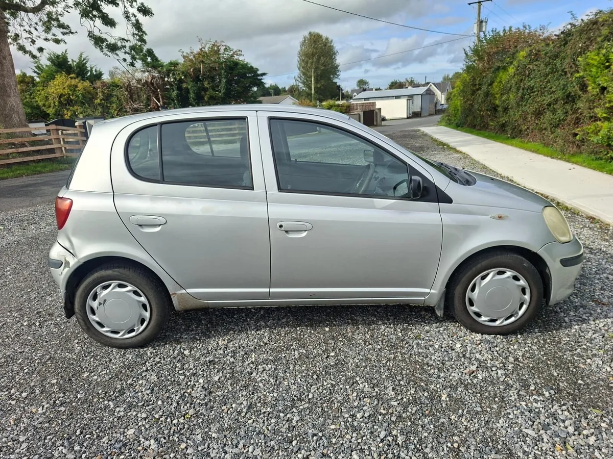 Toyota Yaris 2004 - Image 4