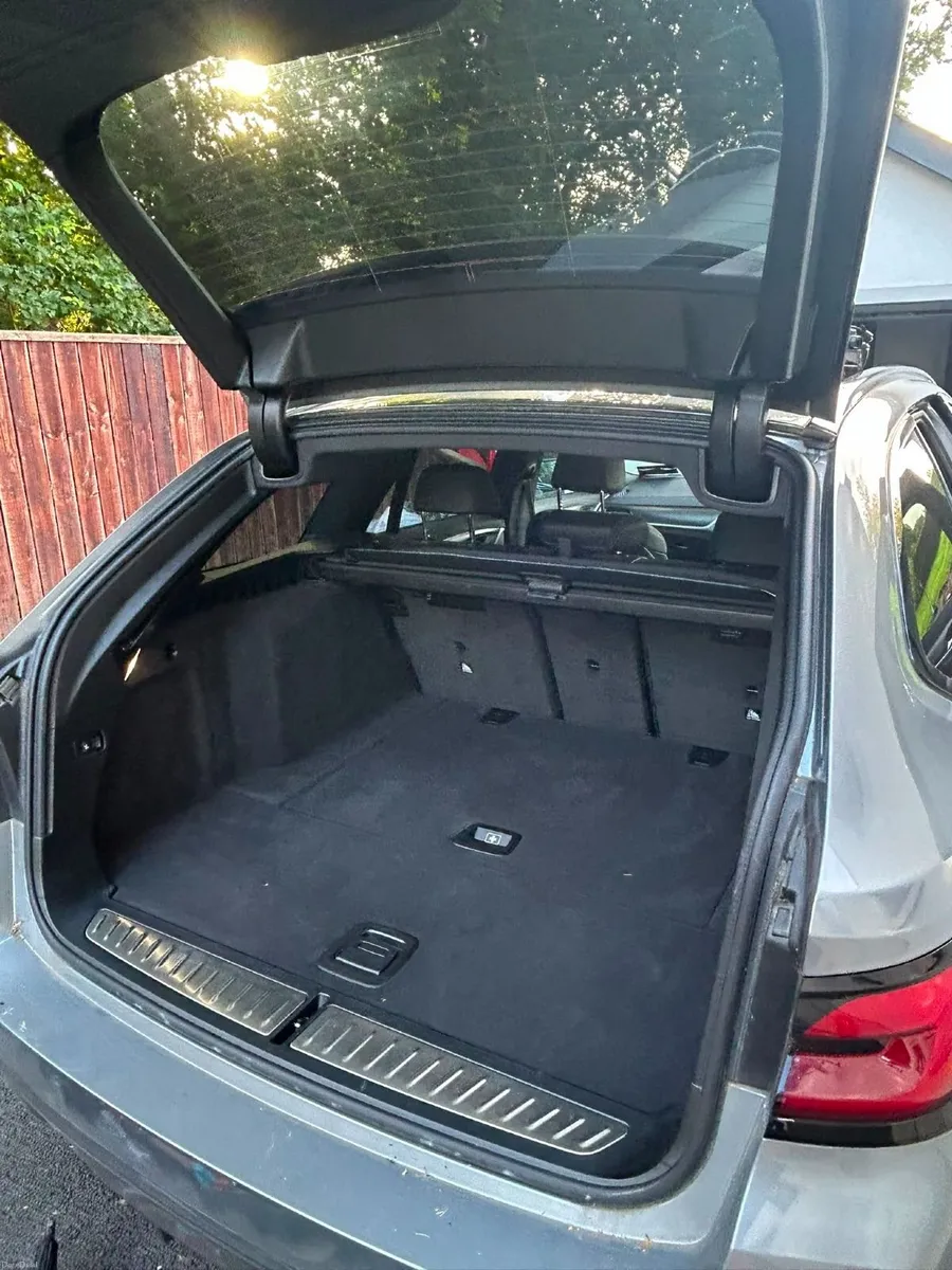 BMW 5-Series 2023 - Image 4