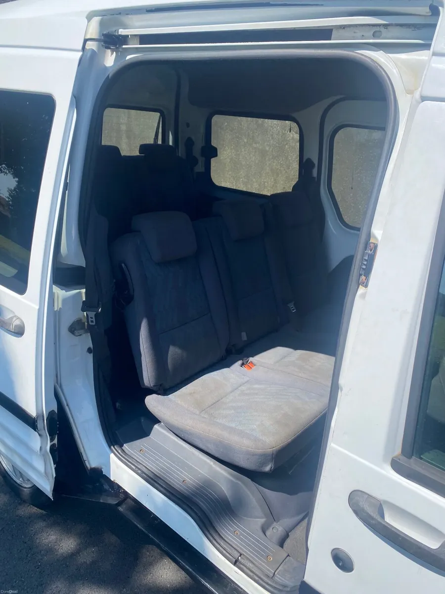 Ford Tourneo connect 8 seater 1.8 tdci - Image 2