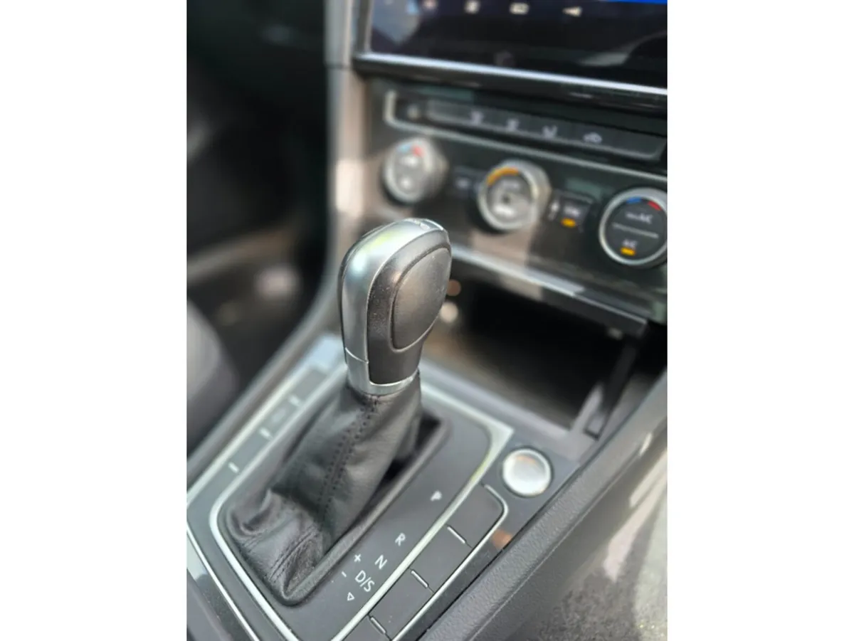 Volkswagen Golf 1.2 TSI AUTO - Image 3