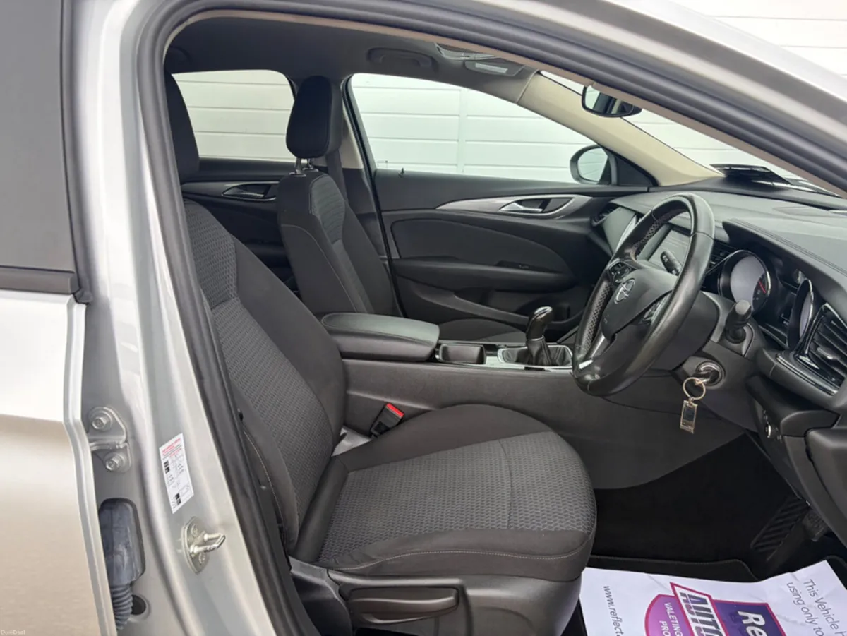 Opel Insignia GRAND SPORT MY21 SC 1 1.5 122PS - Image 2