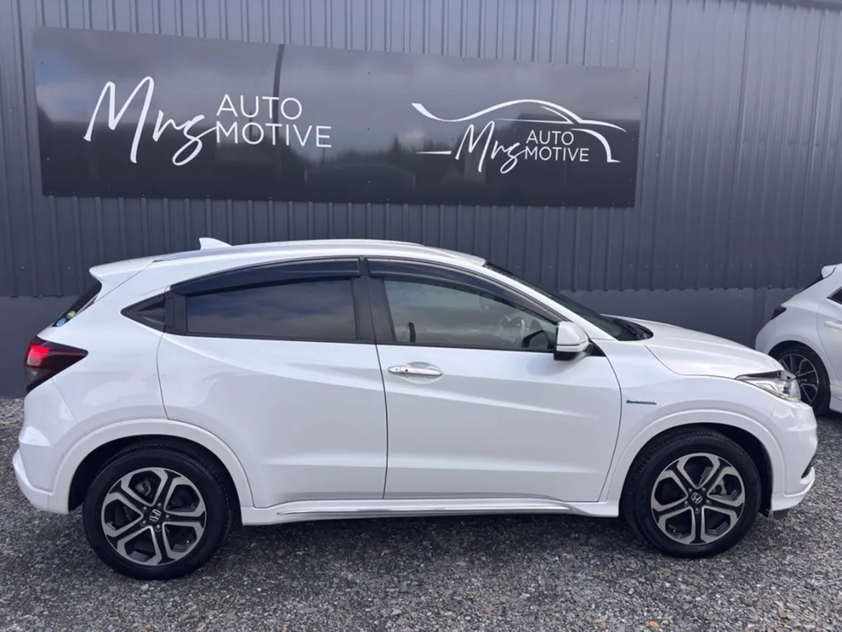 Honda Vezel 1.5 AUTOMATIC HYBRID - Image 2