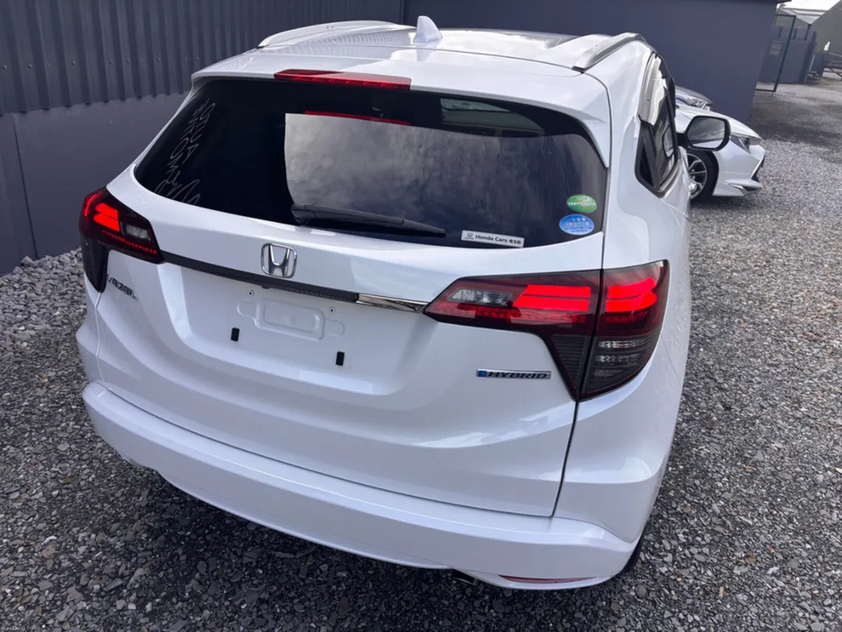 Honda Vezel 1.5 AUTOMATIC HYBRID - Image 4
