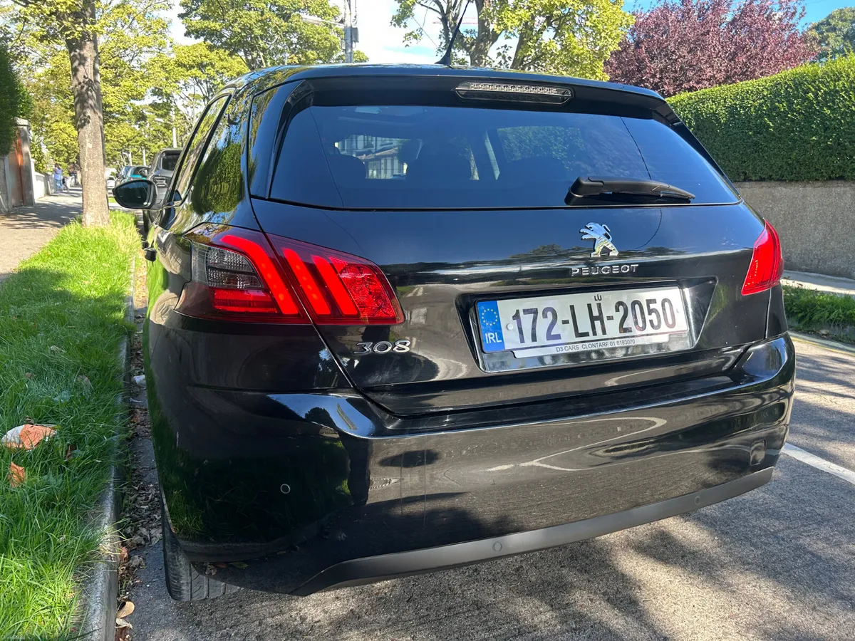 2017 PEUGEOT 308 ALLURE 1.2 PANORAMIC ROOF - Image 6