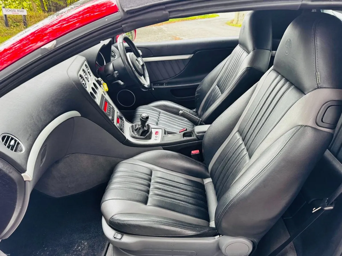 Alfa Romeo Spider AS NEW PERFECT 40K MILES - Image 4