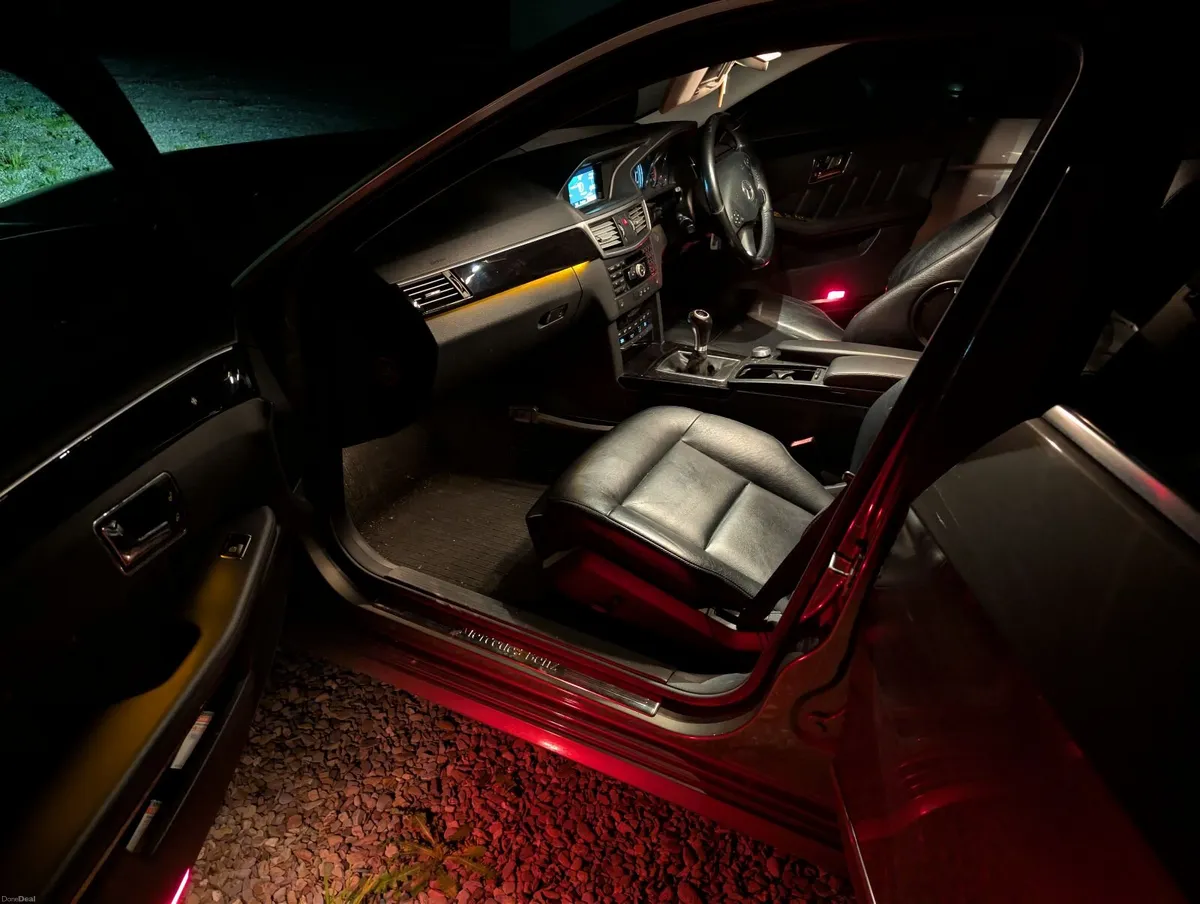 Mercedes-Benz E-Class 2013 - Image 4