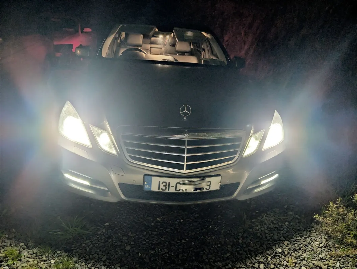 Mercedes-Benz E-Class 2013 - Image 5