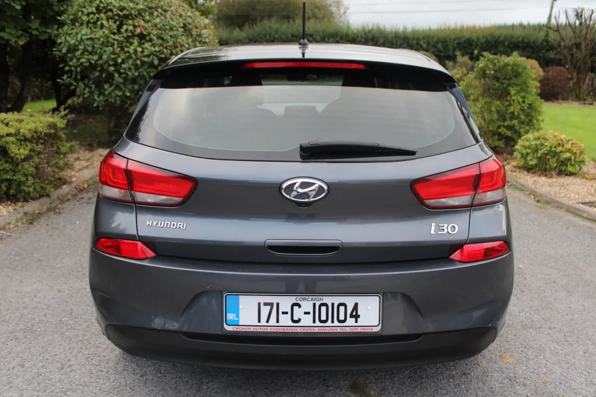 2017 HYUNDAI i30 DELUXE 1.6 CRDI - Image 3