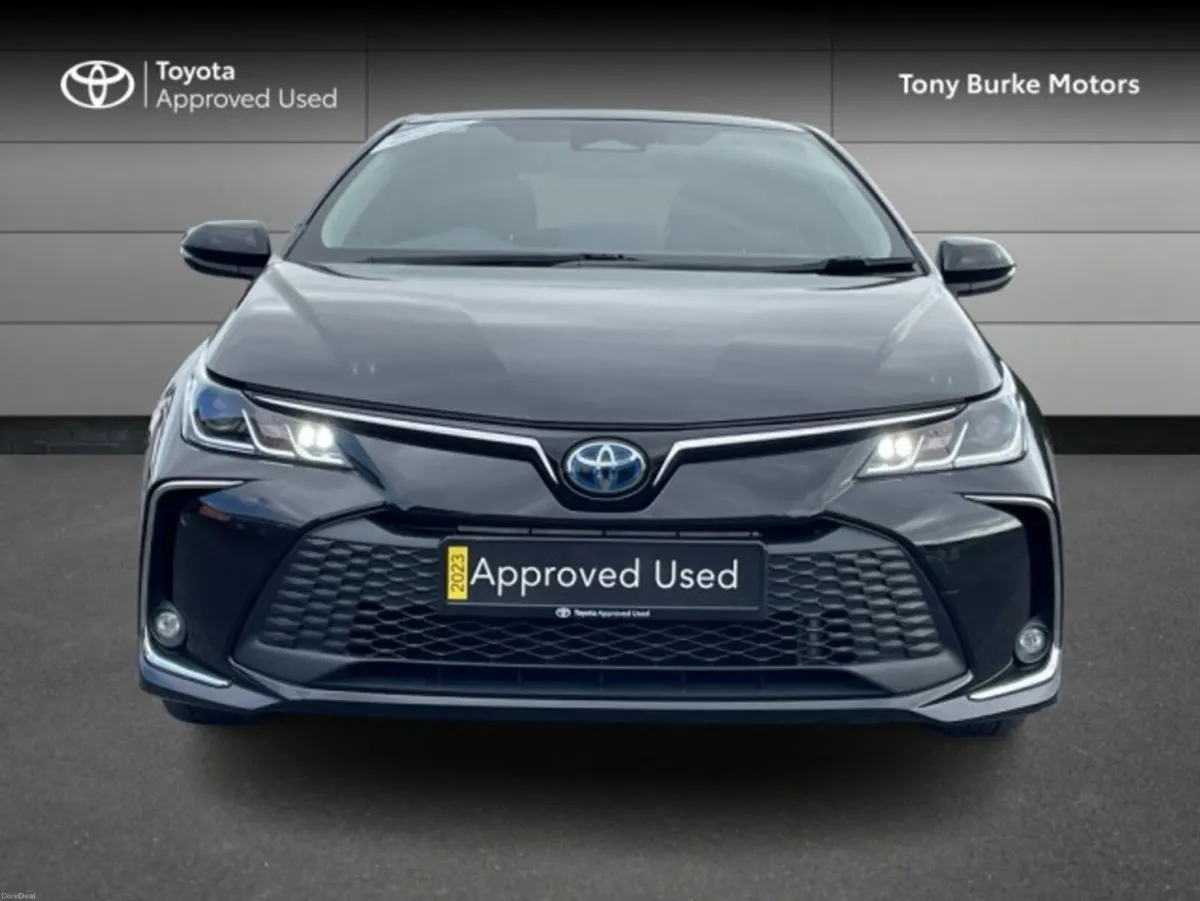 Toyota Corolla Saloon - LUNASPORT Edition - 1.8 Hy - Image 4