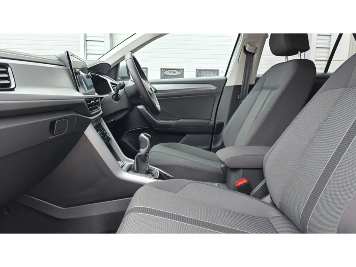 Volkswagen T-Roc SPECIAL EDITION 75 - VERY LOW MIL - Image 4