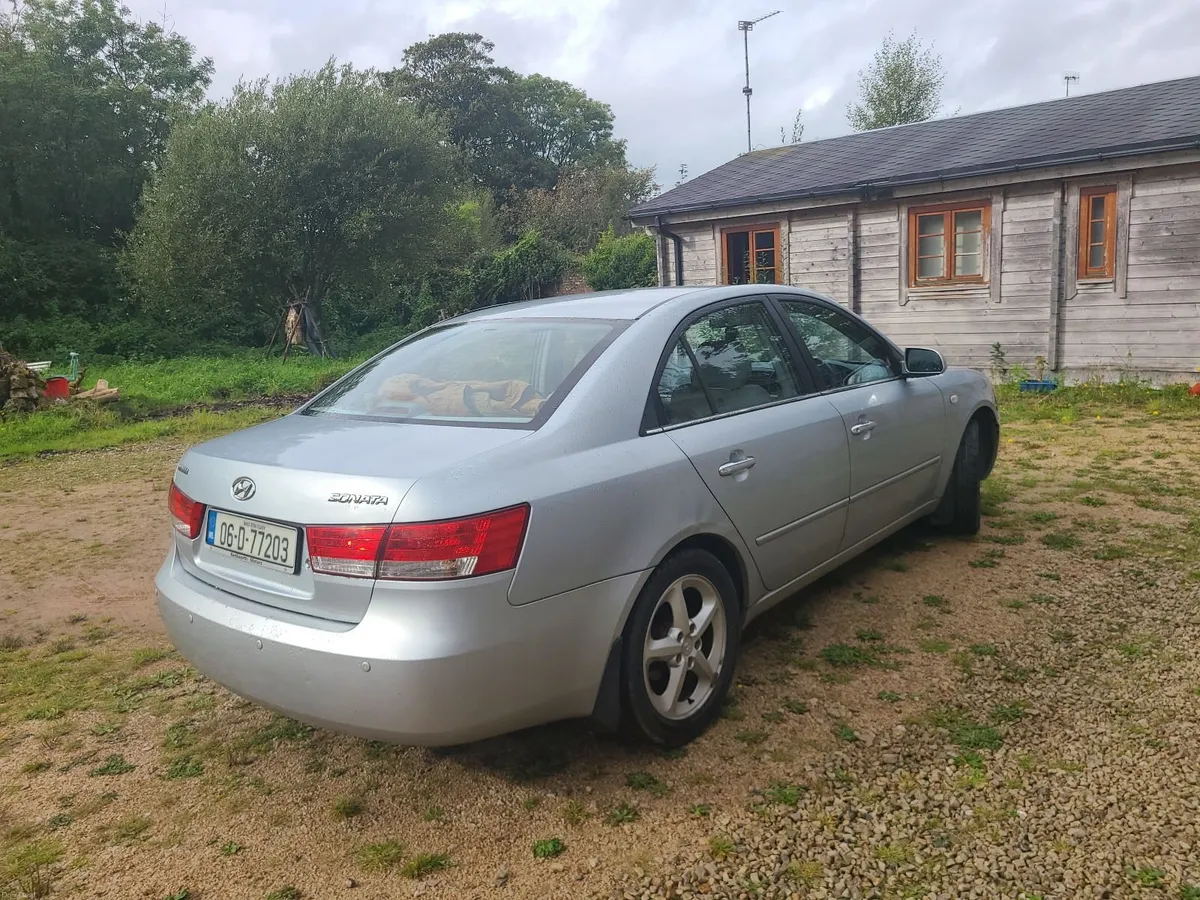 Hyundai Sonata 2006 - Image 2
