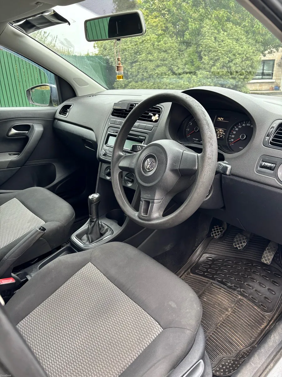 2011 Volkswagen Polo - Image 6