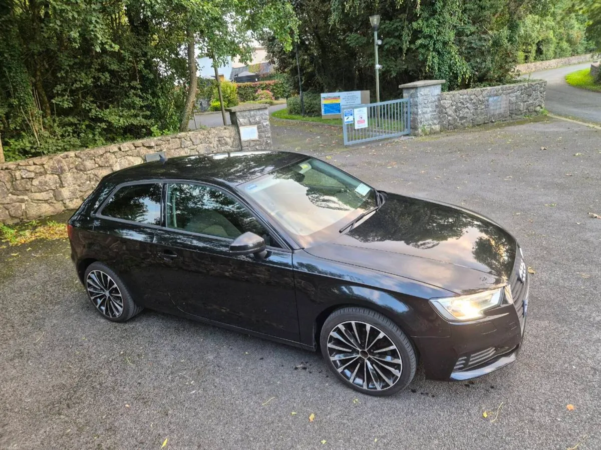 17 AUDI A3.  RARE 3 DOOR 2LT - Image 4