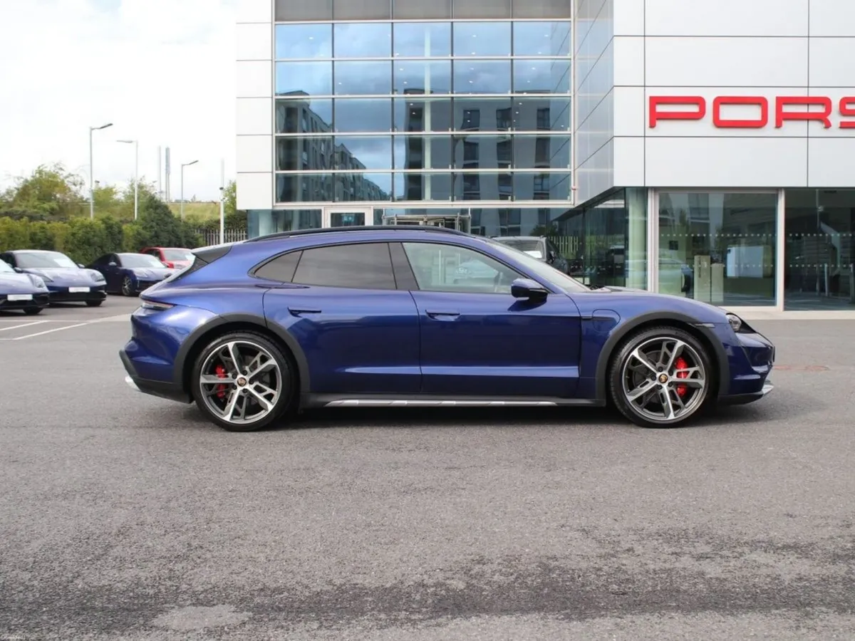 Porsche Taycan 4S Cross Turismo - Image 4
