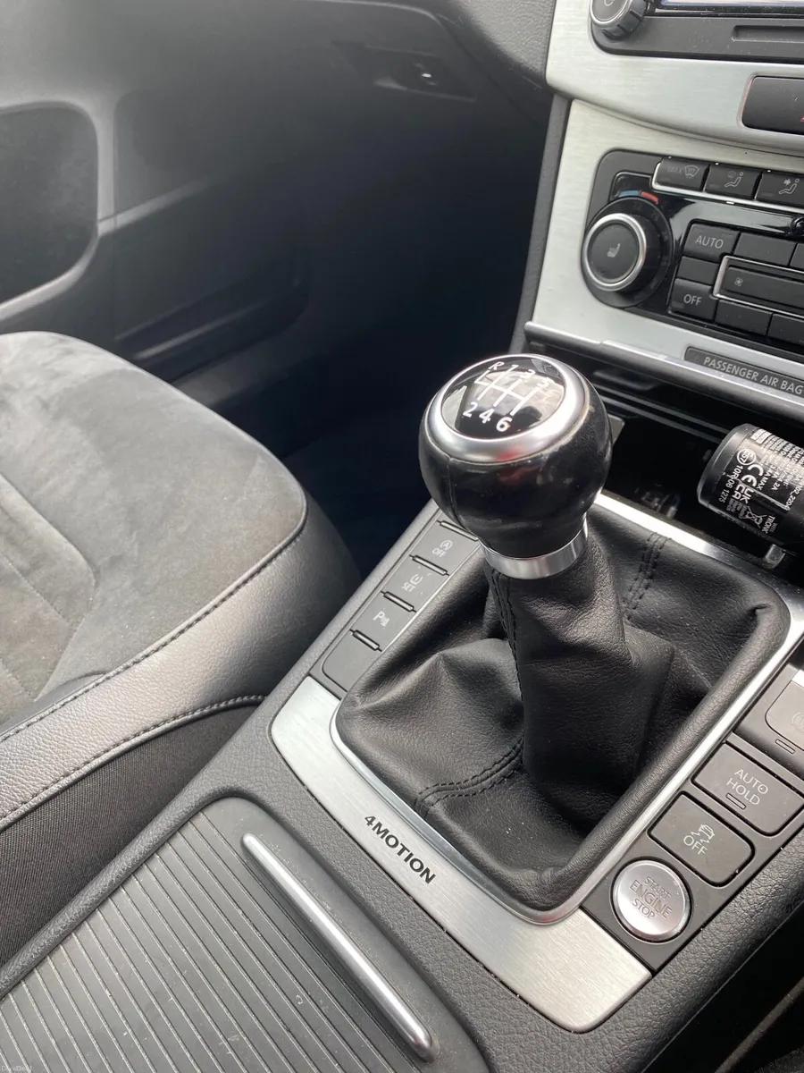 Volkswagen Passat 2011 - Image 6