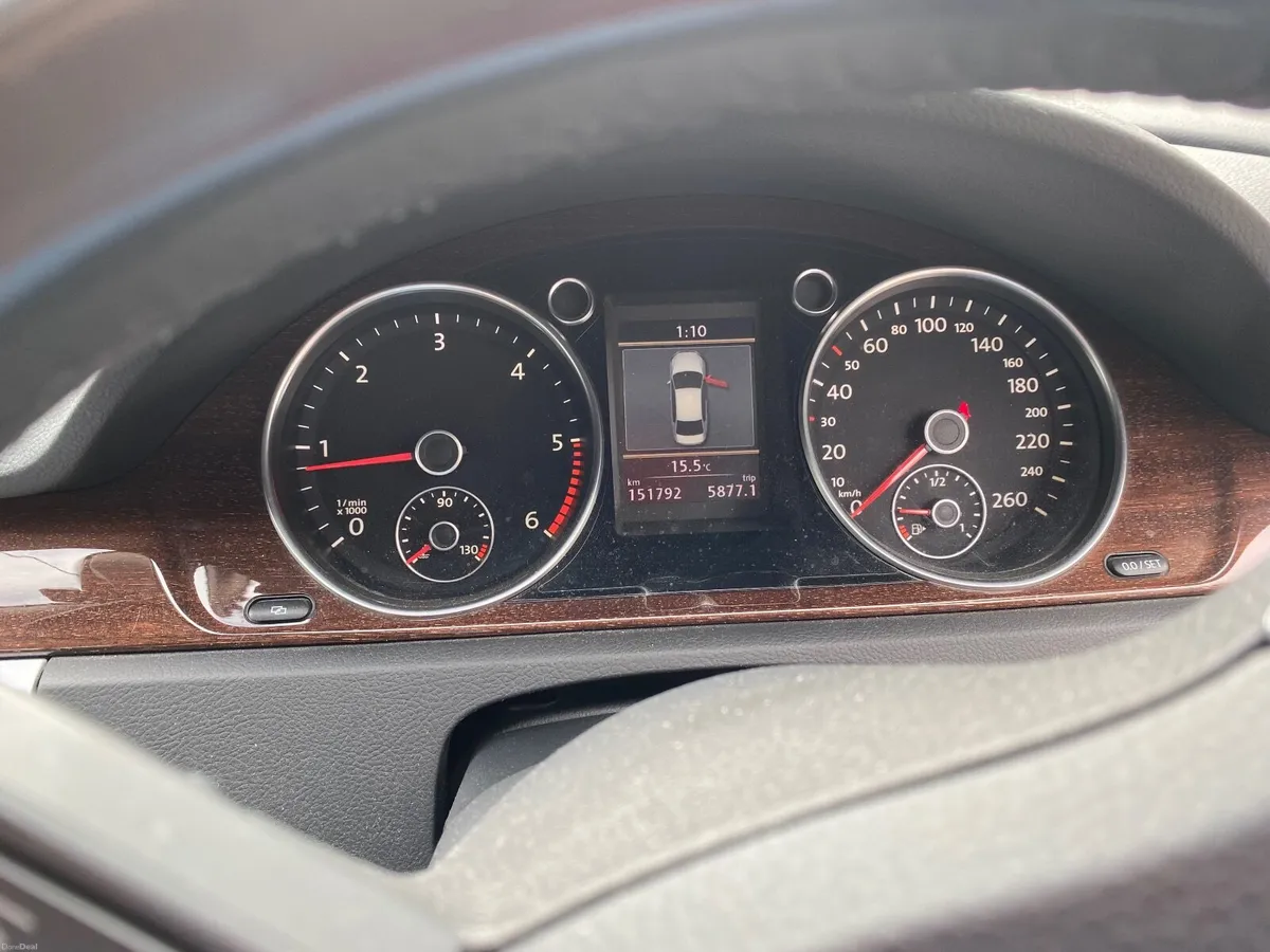 Volkswagen Passat 2011 - Image 4