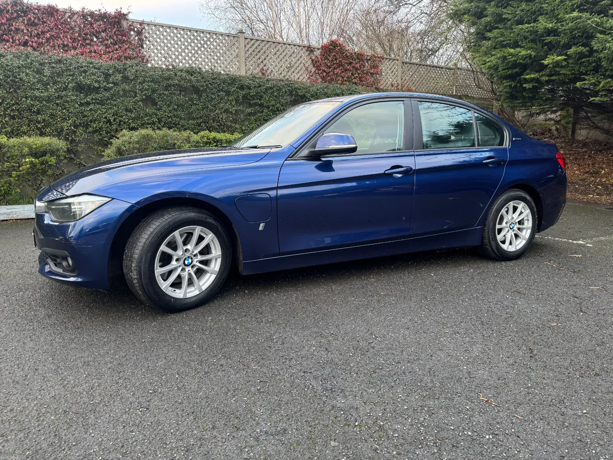 BMW 3-Series 2017 - Image 4