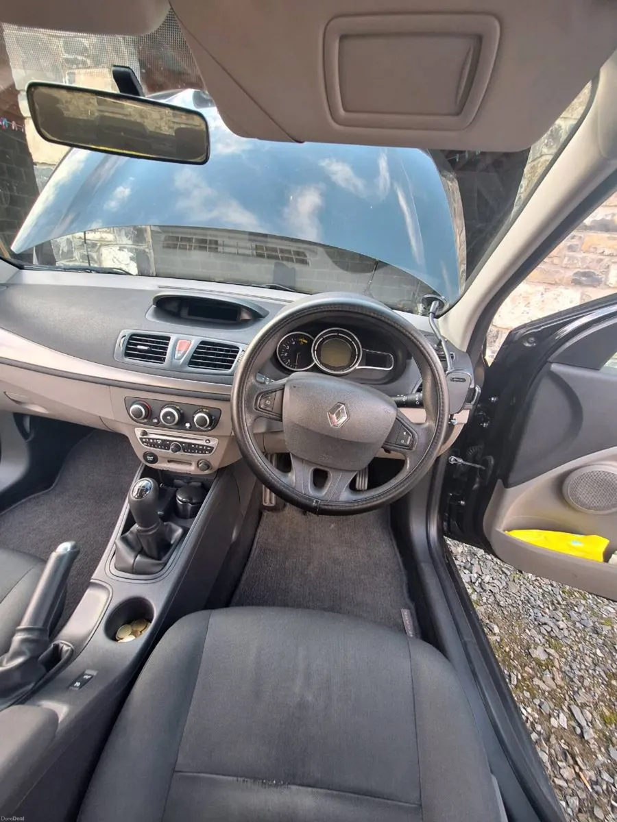 Renault Fluence 2011 - Image 1