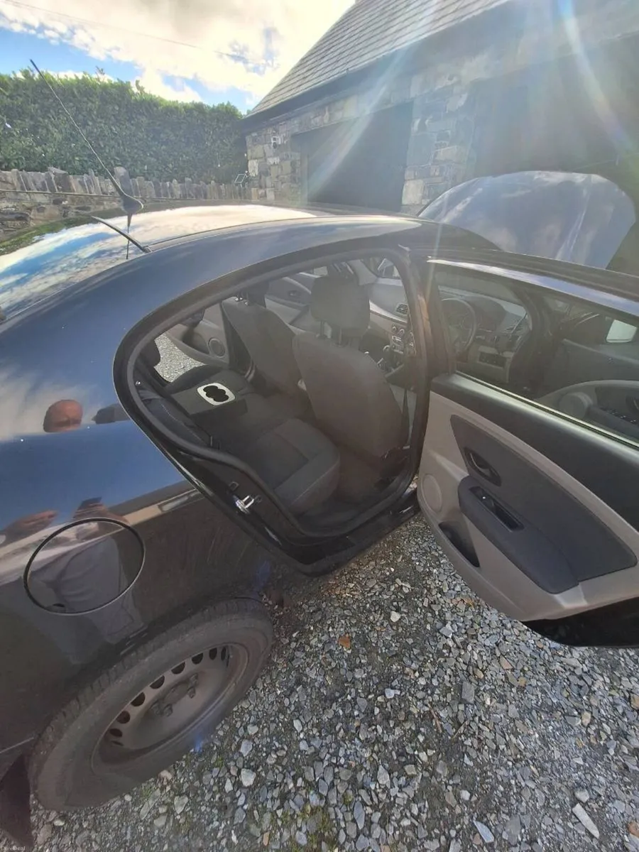 Renault Fluence 2011 - Image 5