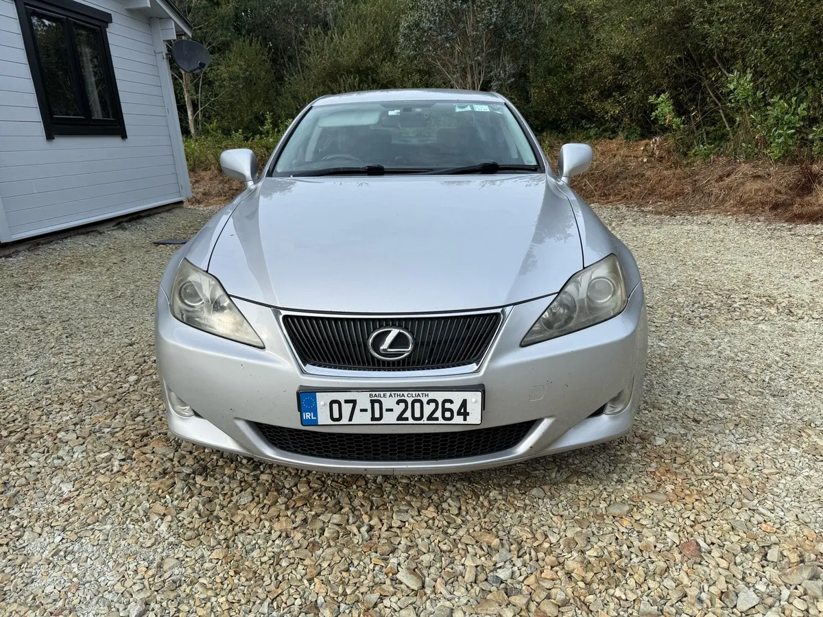 Lexus IS250 - Image 2